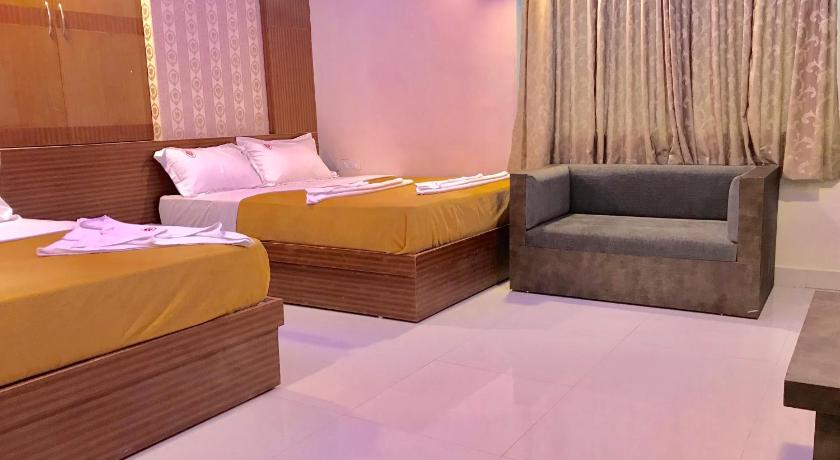 Hotel Grand Suites photo