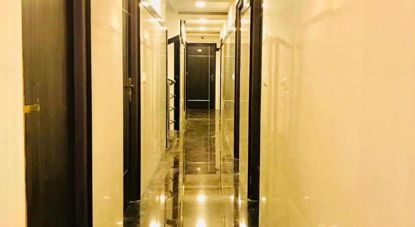 Hotel Grand Suites photo