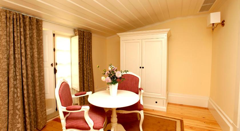 佩纳尔瓦杜卡斯特洛 Parador Casa Da Insua 5星级 民宿 泳池