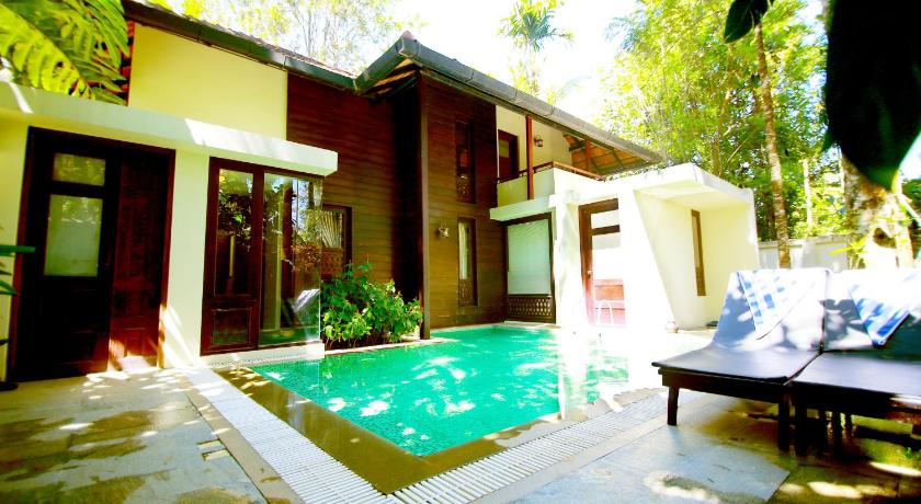 Image of Presidential Pool Suite 4
