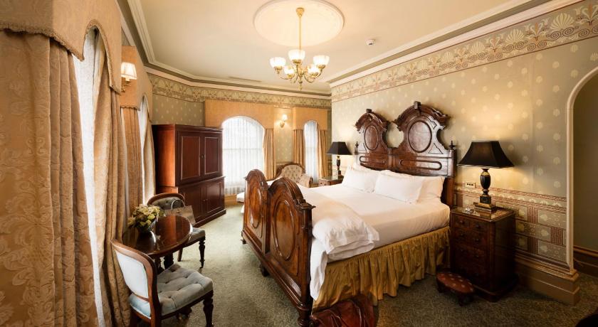 Craig's Royal Hotel photo
