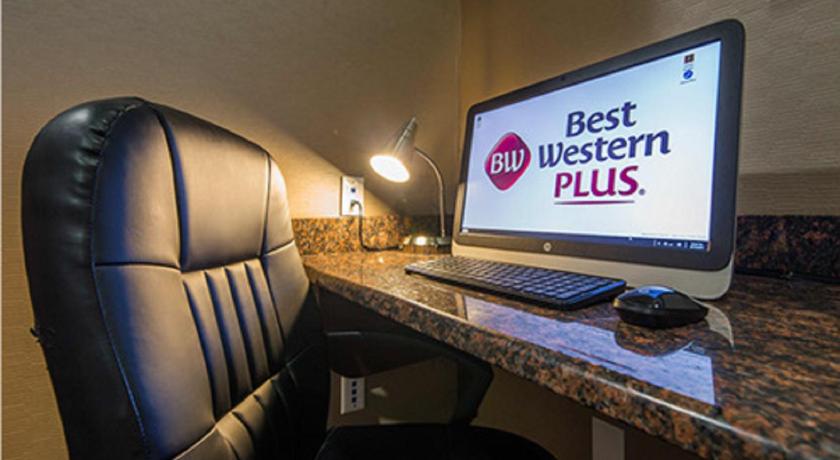 Best Western Plus Lee's Summit Hotel & Suites