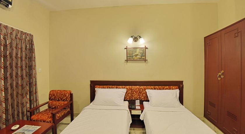 Hotel Gnanam Thanjavur