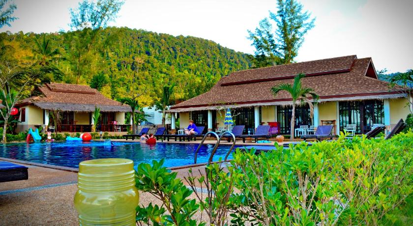 Banana Beach Resort - image 2