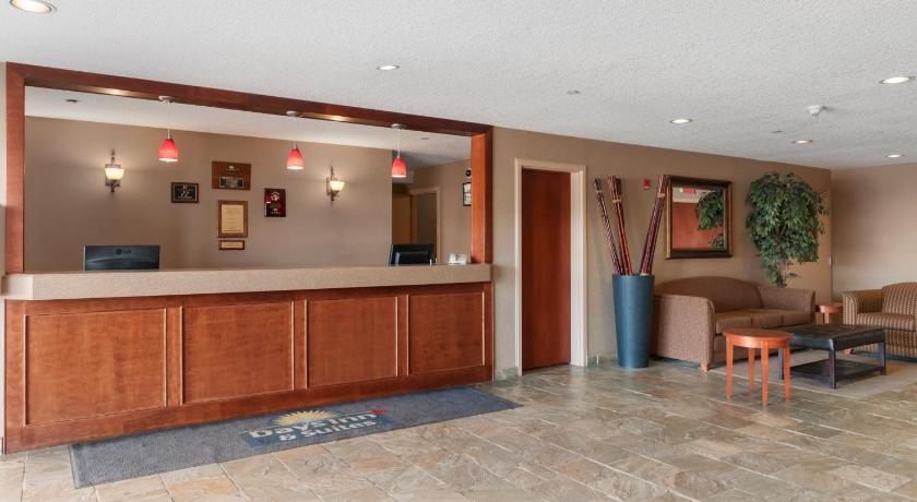 Days Inn & Suites by Wyndham Cochrane photo
