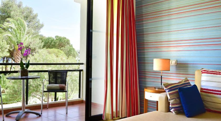 Image of Suite with Garden View 5