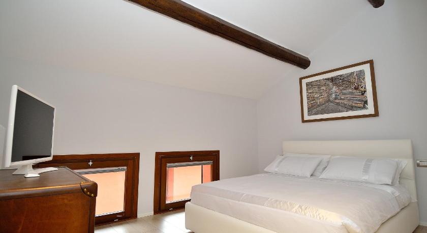 Blue Lagoon — Hotel in Venice