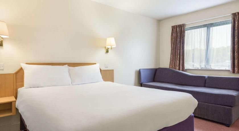 Days Inn by Wyndham Chesterfield Tibshelf