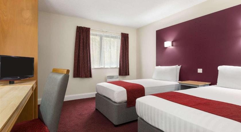 Days Inn by Wyndham Maidstone
