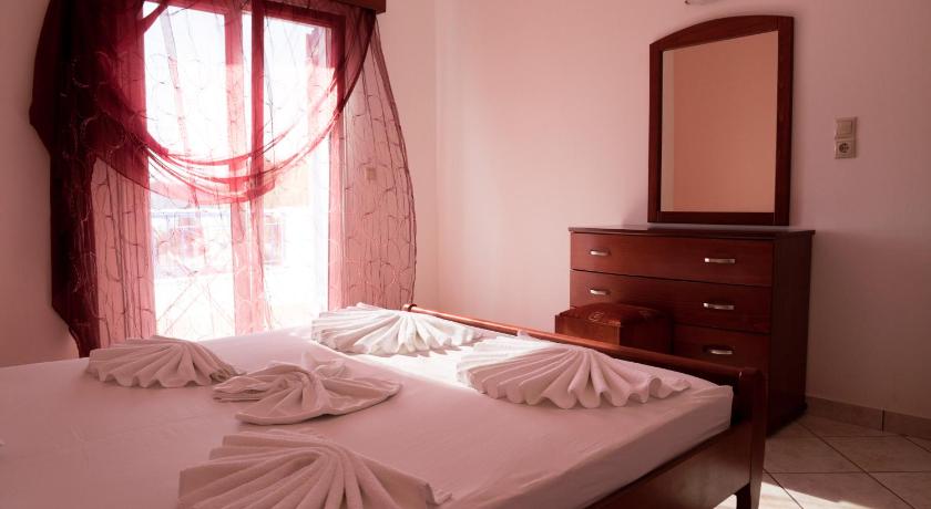 Image of Apartment with Garden View 3