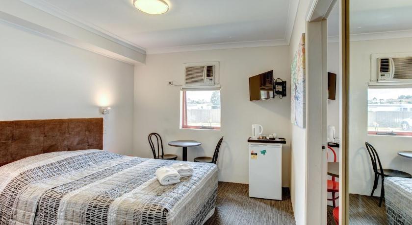 Image of Family Room For 4 1