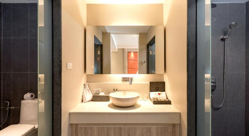 Image of Romance Suite 16