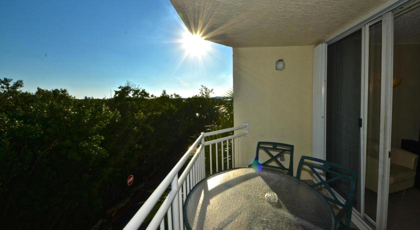 Sunrise Suites Big Kahuna Suite #202 photo