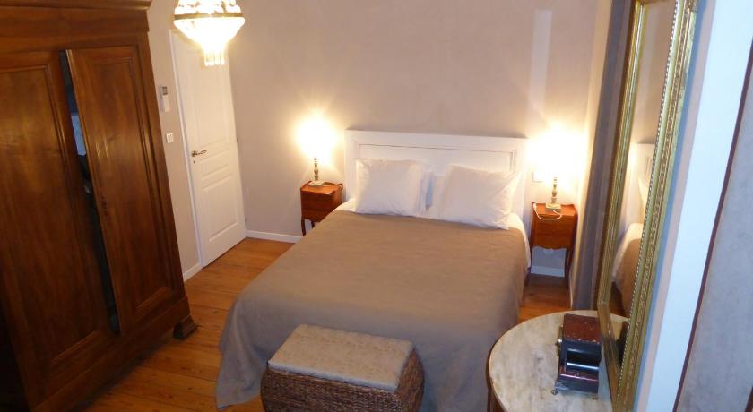 Image of Superior Family Room 0