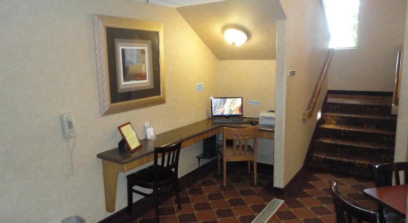 Days Inn by Wyndham Rapid City photo