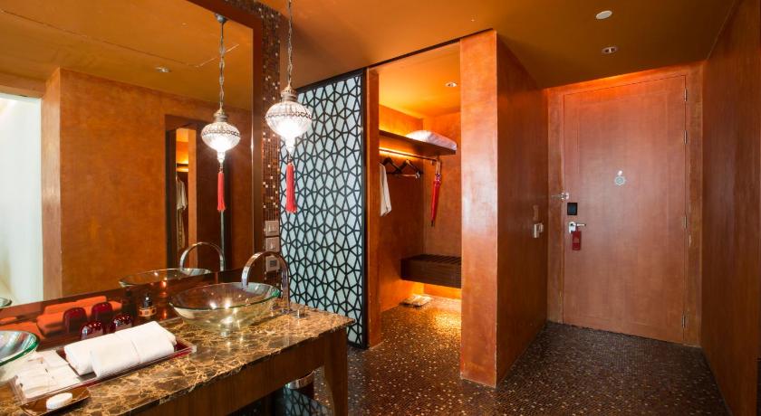 Image of Junior Suite 16