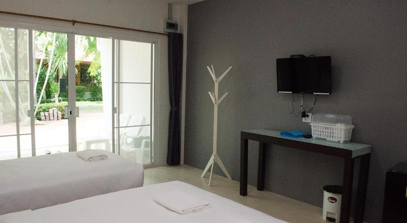 Image of Standard Triple (1 Double Bed And 1 Single Bed) 0