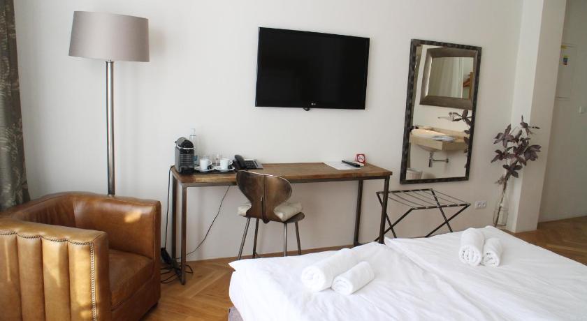 Image of Double Room 9