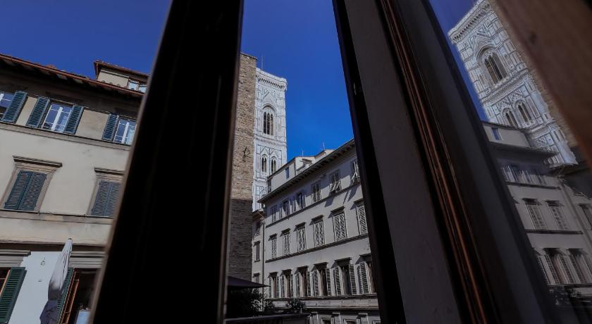 Firenze Rentals Suite Art — Hotel in Florence