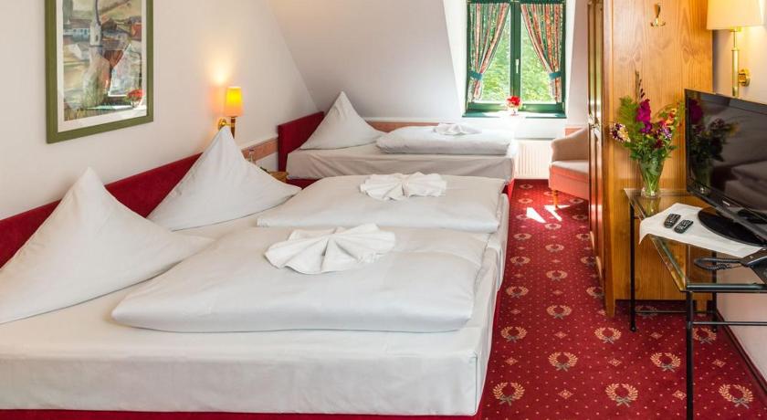 Hotel Schonbrunn photo