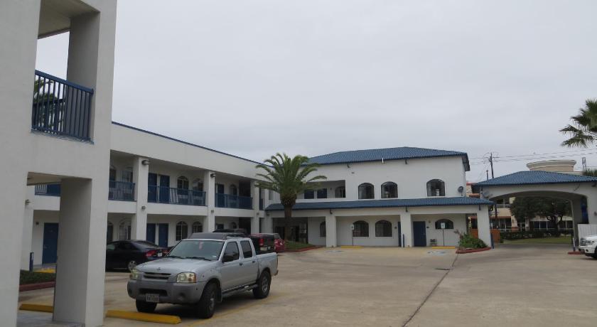 Palace Inn Harwin photo