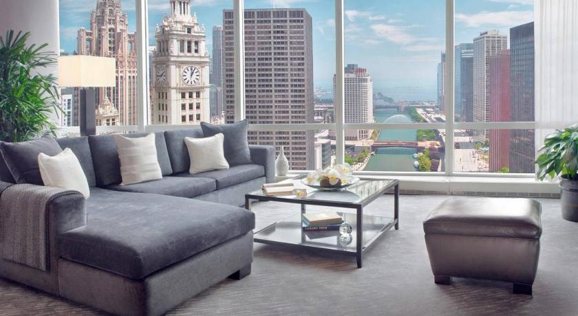 Image of Premium King Suite 7