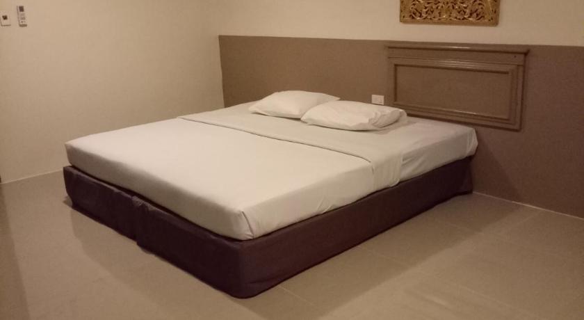 Tongpoon Hotel photo