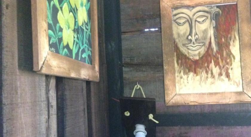 a painting of a painting of a cat on a wall, The Shadow House & Bar in Koh Phayam (Ranong)