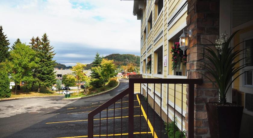 Hotel and Suites Les Laurentides