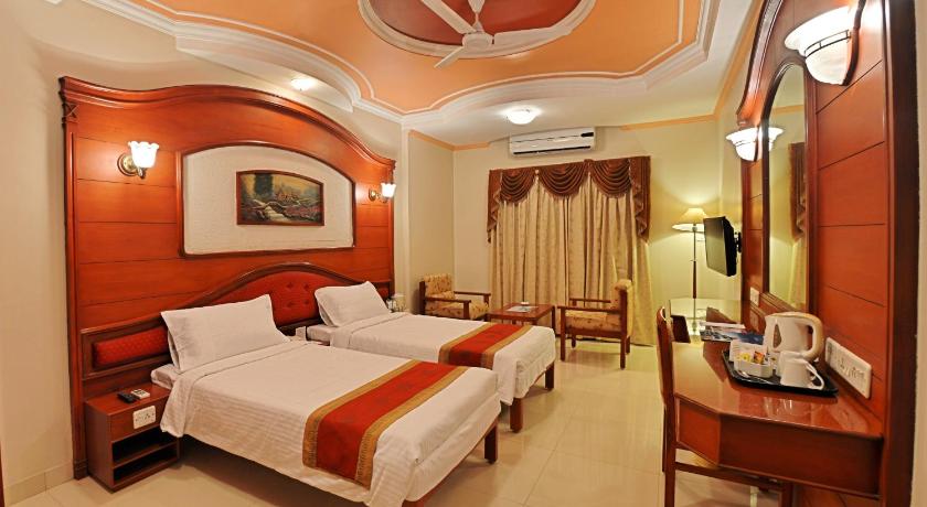 Hotel Gnanam Thanjavur