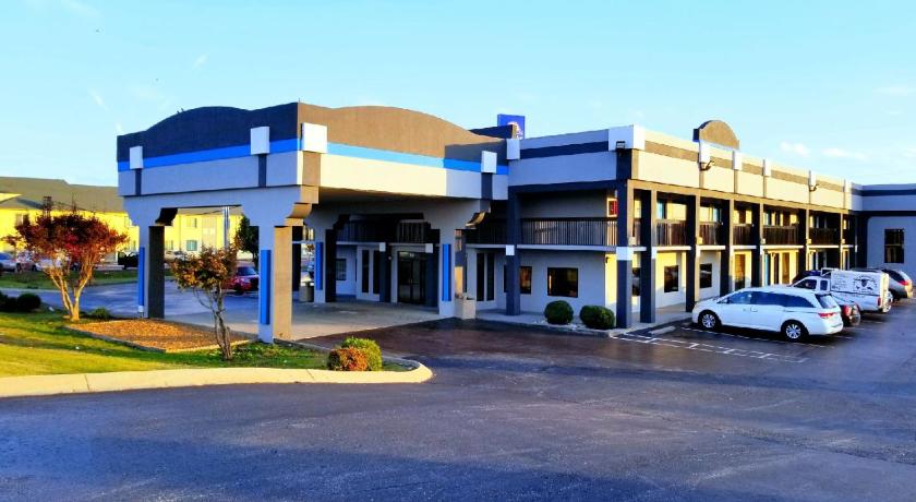 Gateway Inn and Suites Clarksville