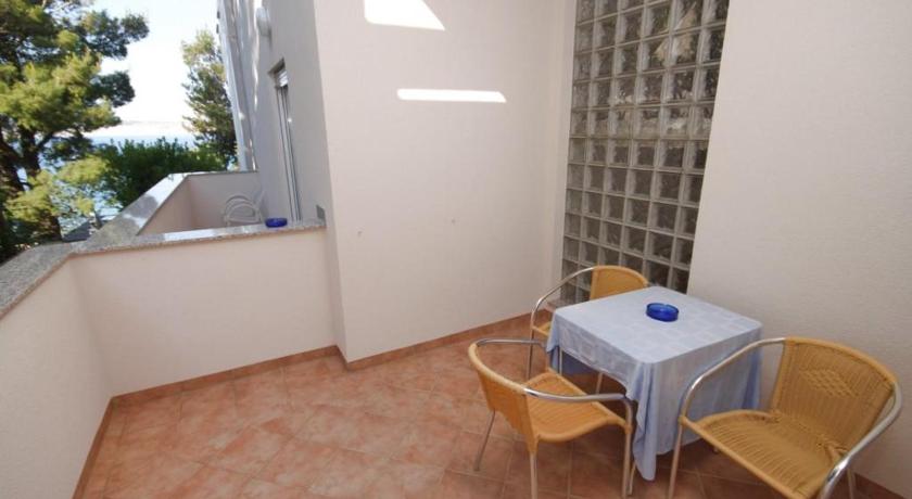 Book Triple Room Starigrad 3333a In Croatia 2019 Promos - 
