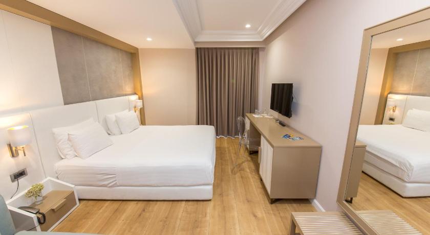 Standard Double Room with Partial Sea View, Hotel Brilant Saranda in Saranda