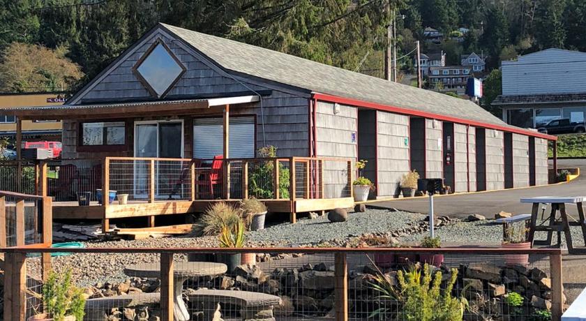 Wheeler on the Bay Lodge and Marina photo