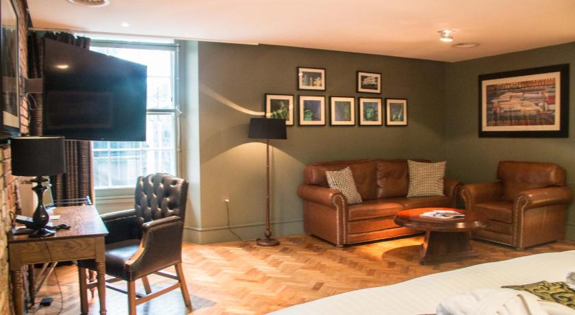 Image of Junior Suite Double or Twin Room 16