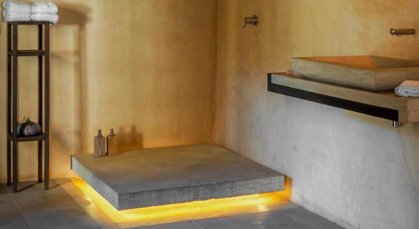 Image of Suite Dzhari 1