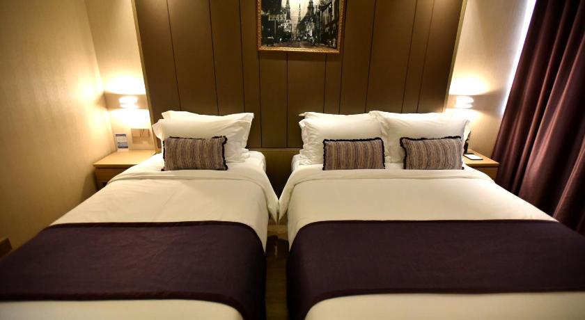 Image of Family Room 7