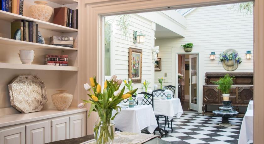 Captain Farris House Bed and Breakfast photo
