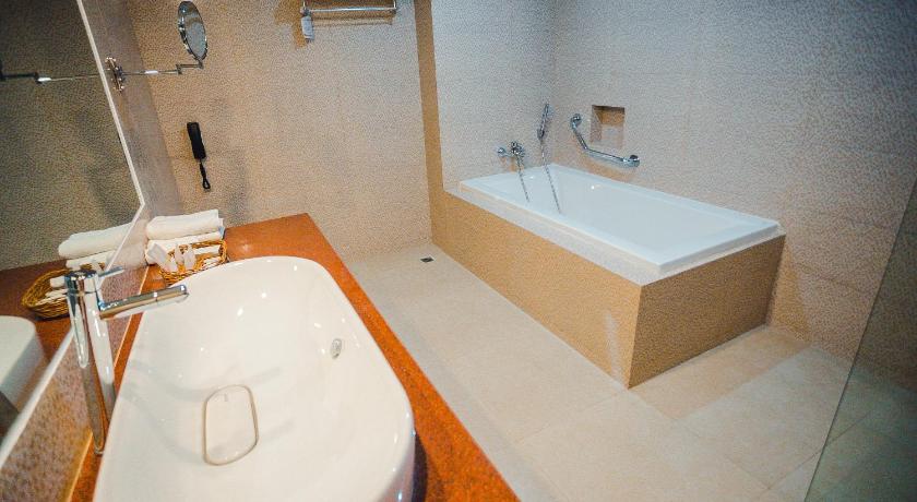 Image of Deluxe Suite 11