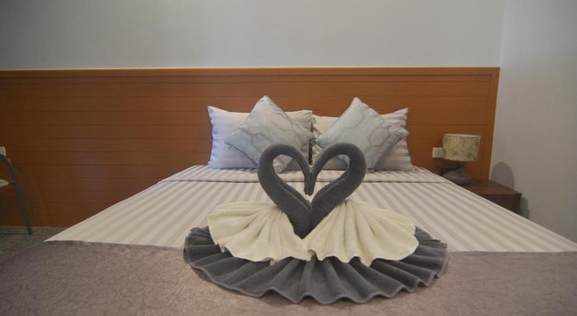 Image of Superior Hotel Room 13