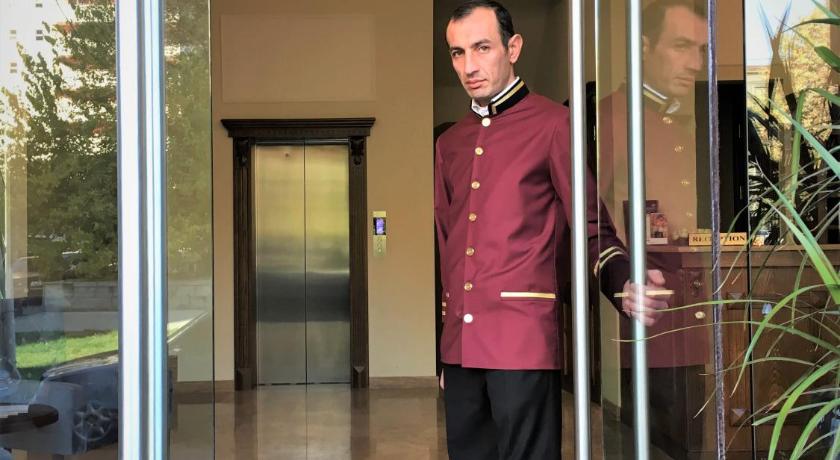 Boulevard Hotel photo