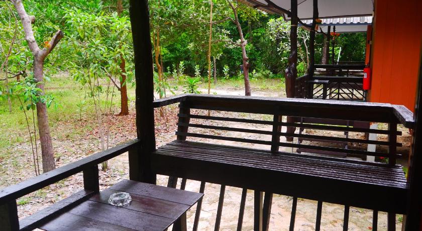 Image of Bungalow with Fan 7