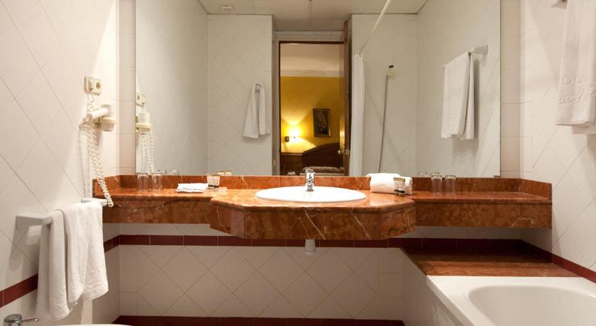 Image of Junior Suite 8