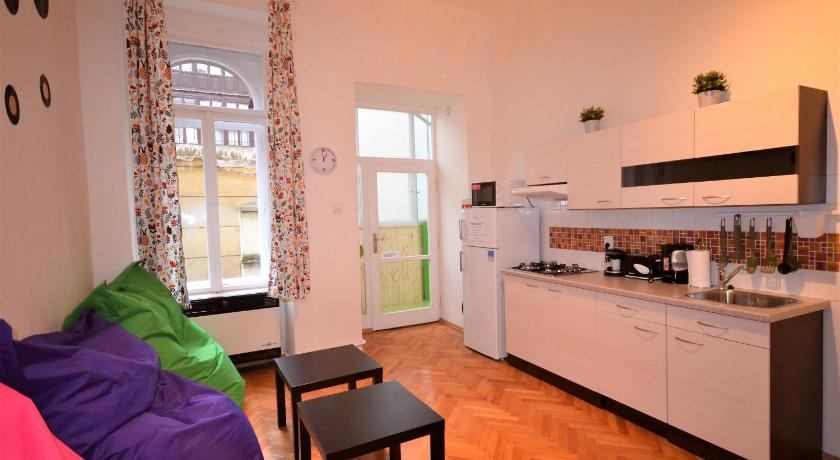Image of 1 Person in 8-Bed Dormitory - Mixed 1