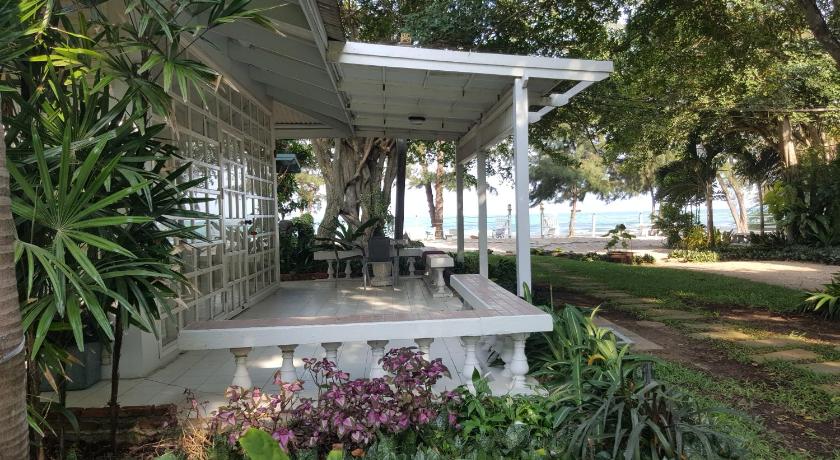 华欣 / 七岩 Baan Kratom Tong by the sea 3星级 民宿 大堂