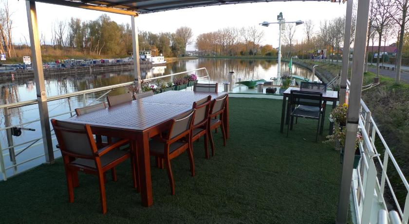 B&B Barge Johanna photo