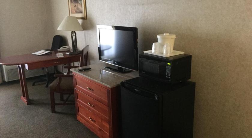 Quality Inn & Suites Downtown - University Area