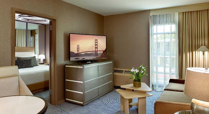 Image of G - Queen One Bedroom Suite 1
