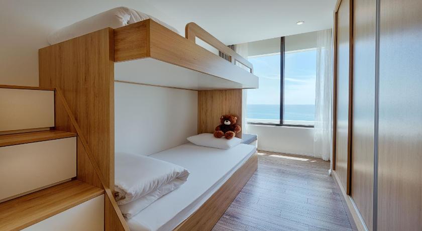 Image of Family Suite Sea View 10