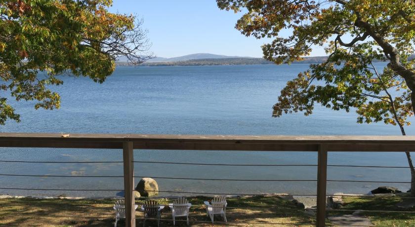 Acadia Ocean Front Garden Cottages — Hotel in Trenton (ME)